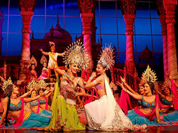 Vé tham quan xem trình diễn Colosseum Show Pattaya